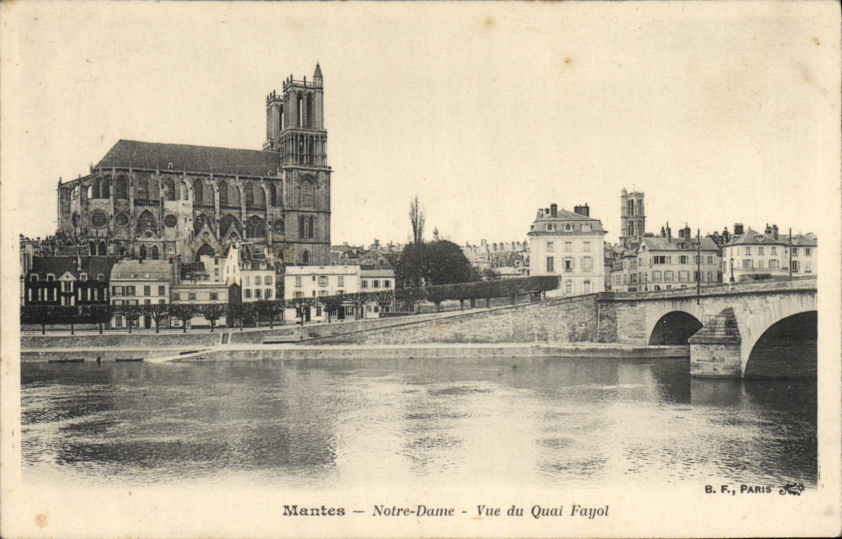 CPA Mantes Notre Dame Vue Du Quai Fayol