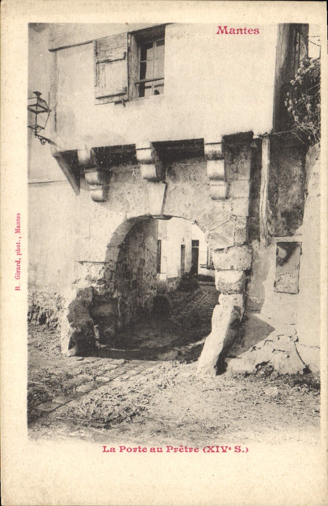 CPA Mantes La Porte Au Pretre