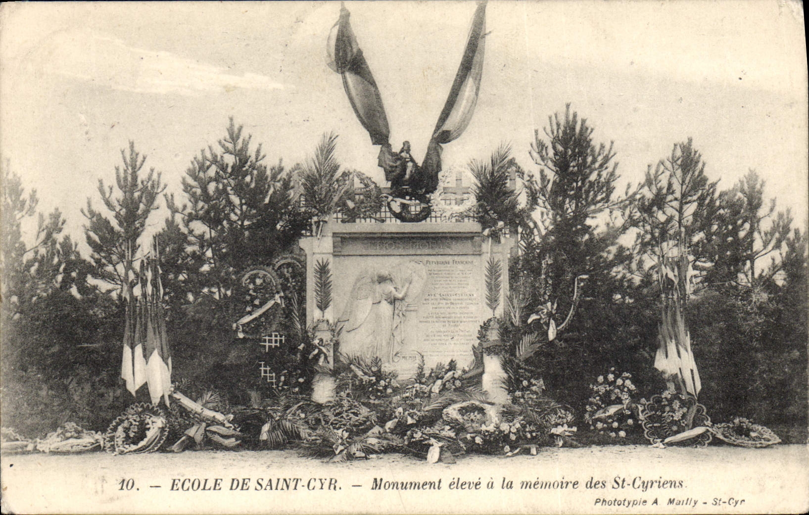 CPA Ecole De Saint Cyr Monument Eleve A La Mémoire