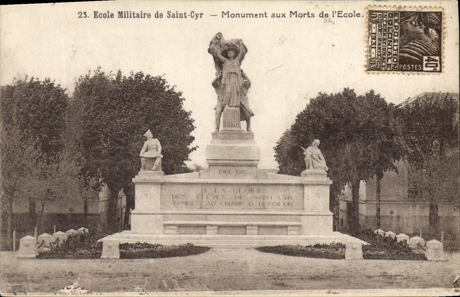 CPA Saint Cyr Monument Aux Morts De I'Ecole