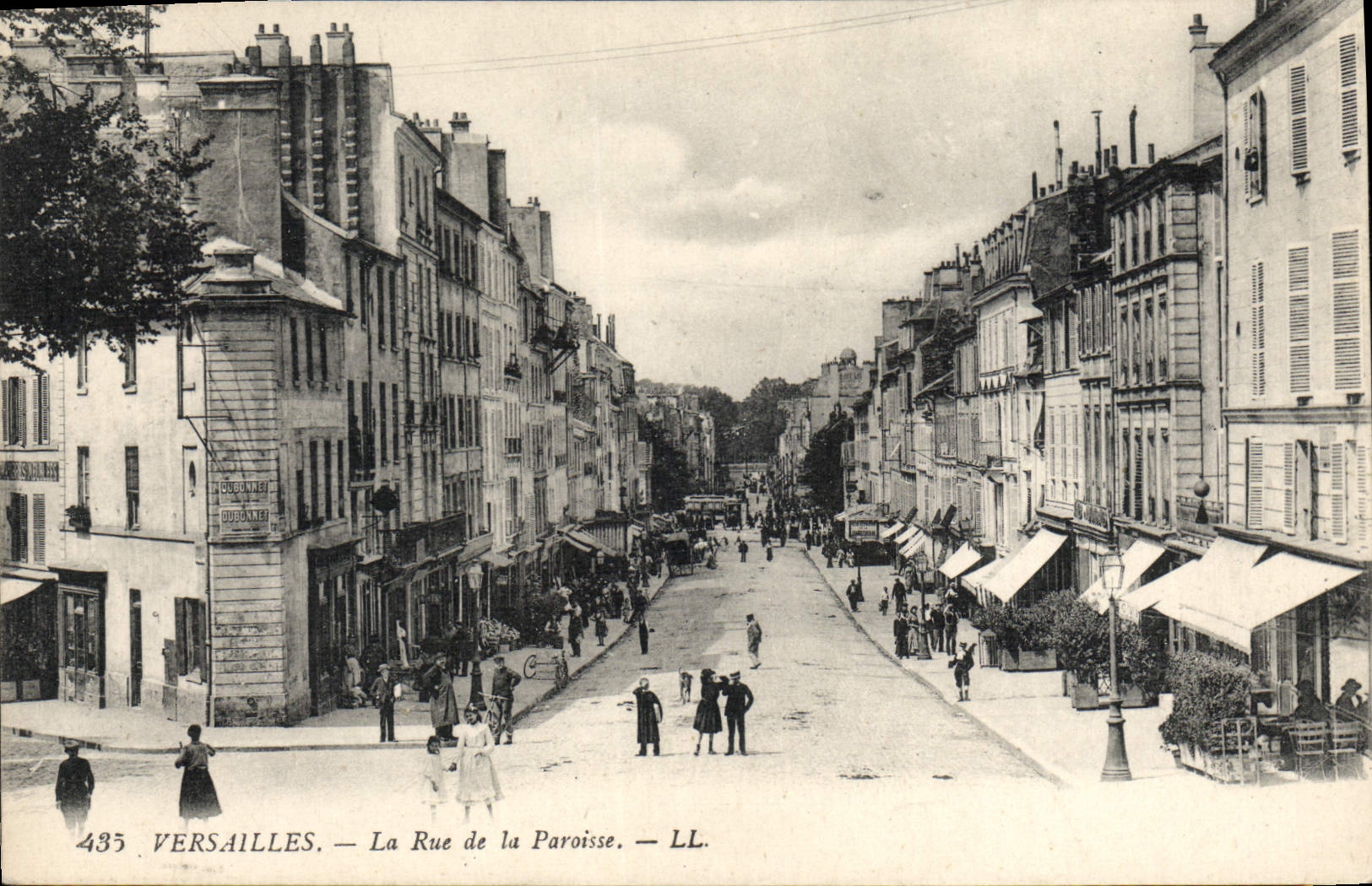 CPA Versailles La Rue De La Paroisse