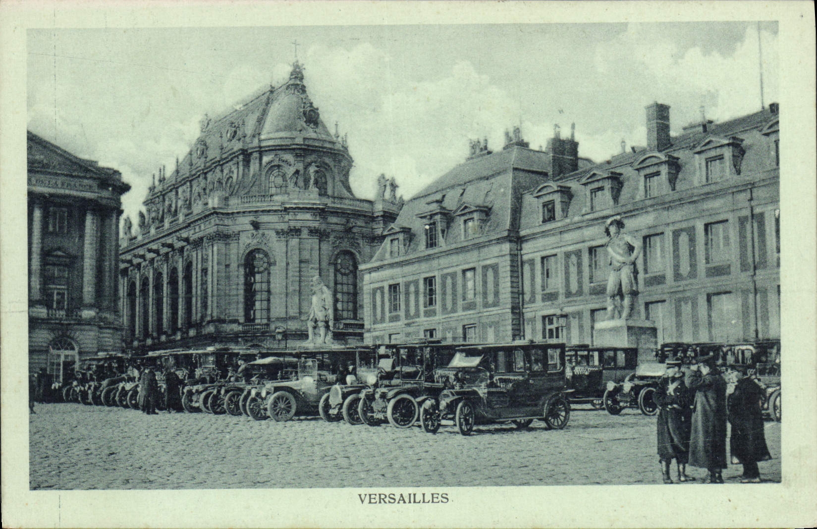 CPA Versailles Le Chateau La Chapelle automobiles