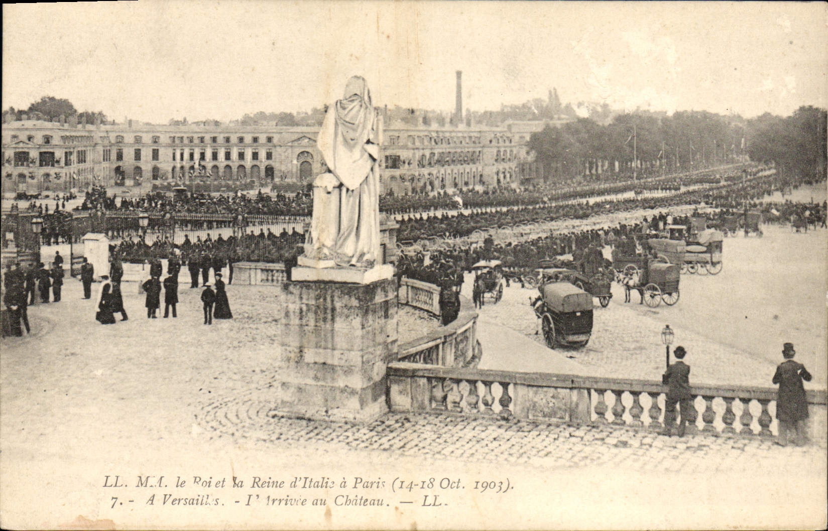 CPA Versailles La Reine et le roi d'Italie A Paris 14-18 octobre 1903 arrivée au château