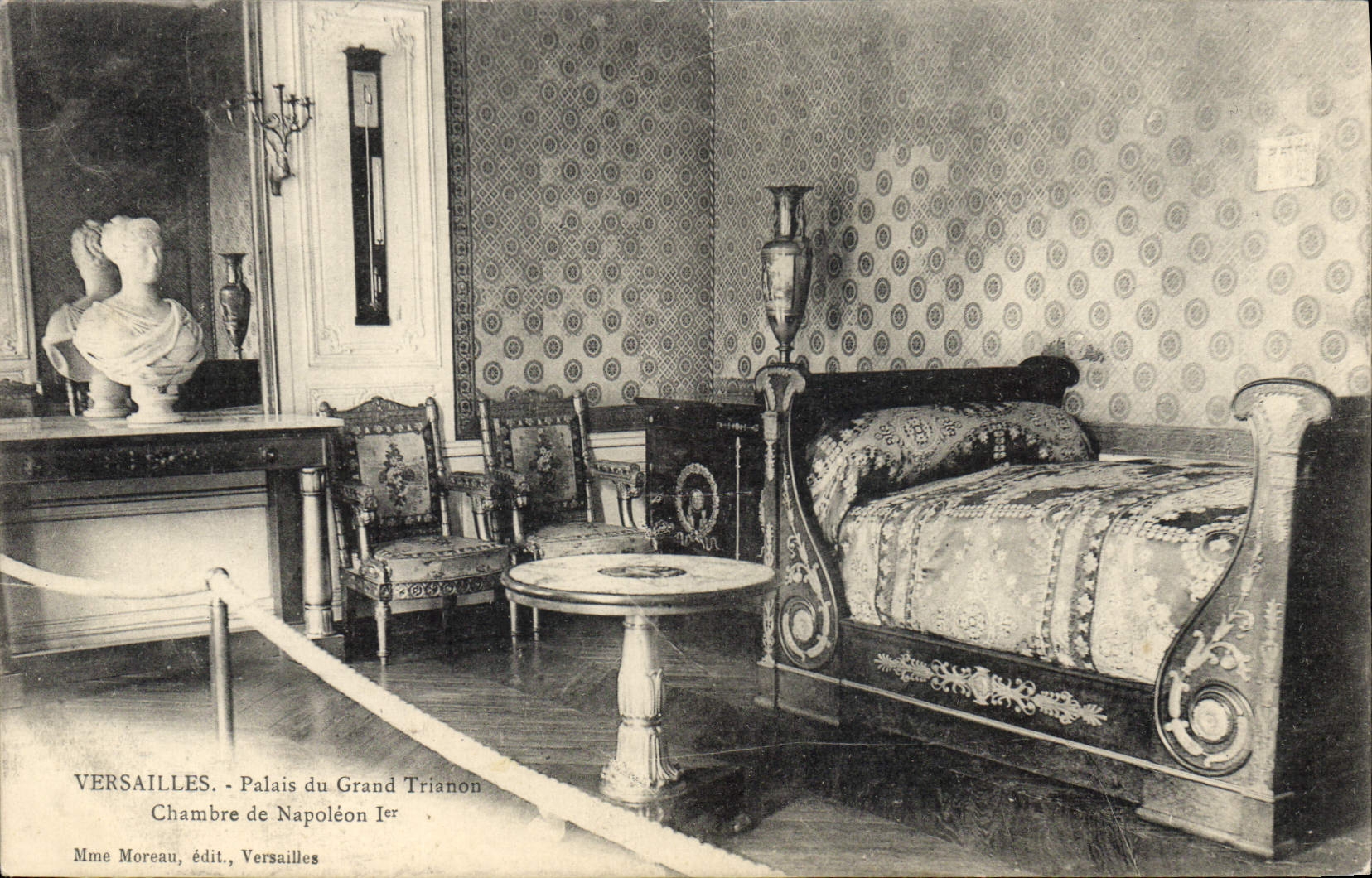 CPA Versailles Palais Du Grand Trianon chambre de Napoléon 1er