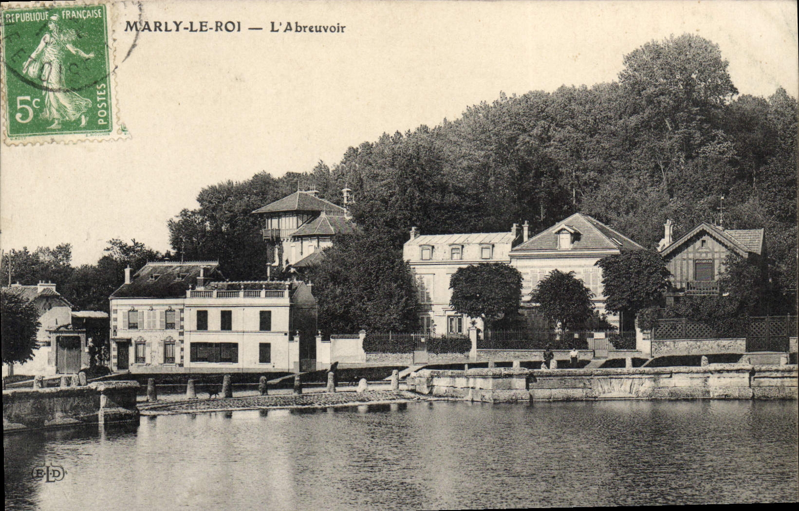 CPA Marly Le Roi L'Abreuvoir