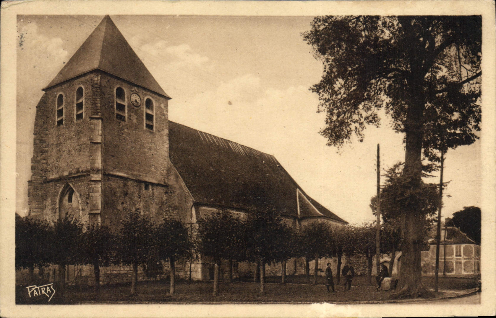 CPA Vue De I'Eglise De Longnes