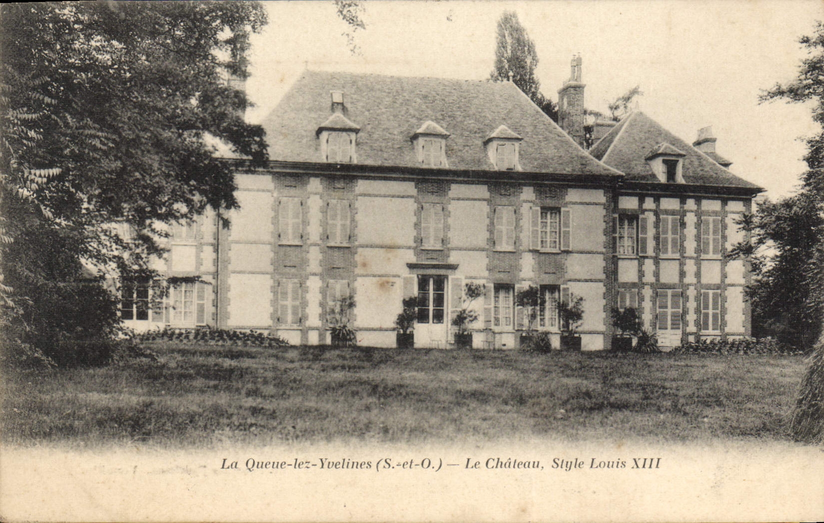 CPA La Queue des Yvelines Le Chateau Style Louis XIII