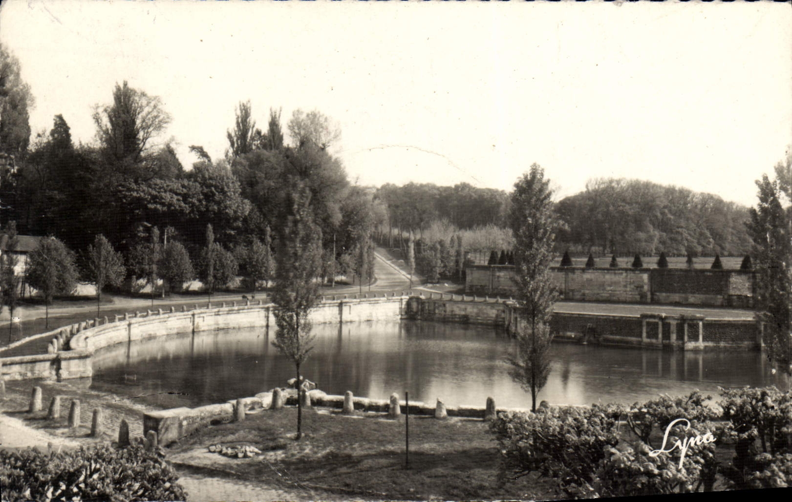 CPA Marly Le Roi L'Abreuvoir
