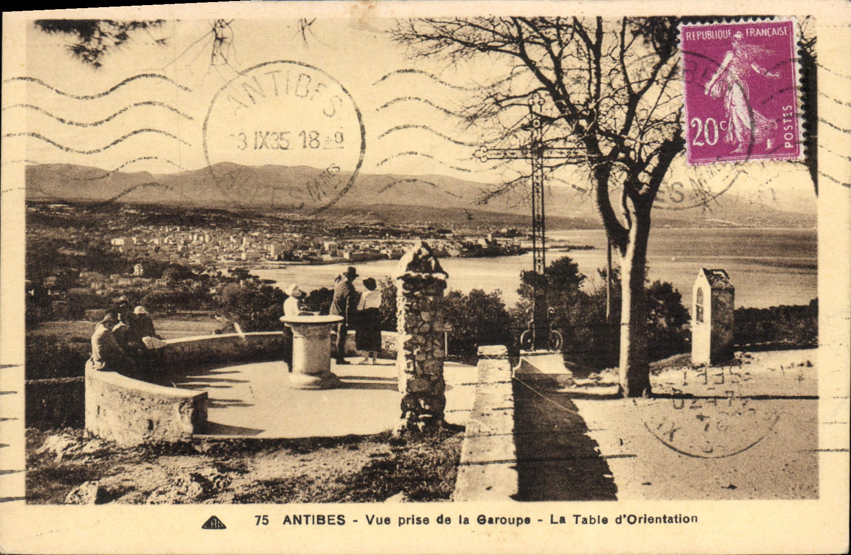 CPA Antibes Vue Prise De La Garoupe La Table D'Orientation