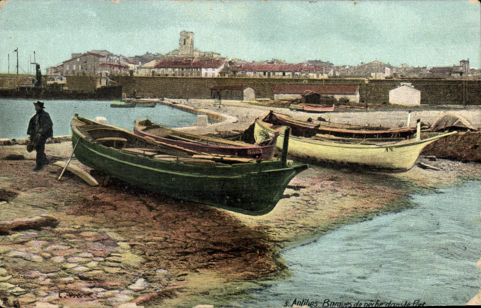 CPA Antibes barques De Peche Dans le Port