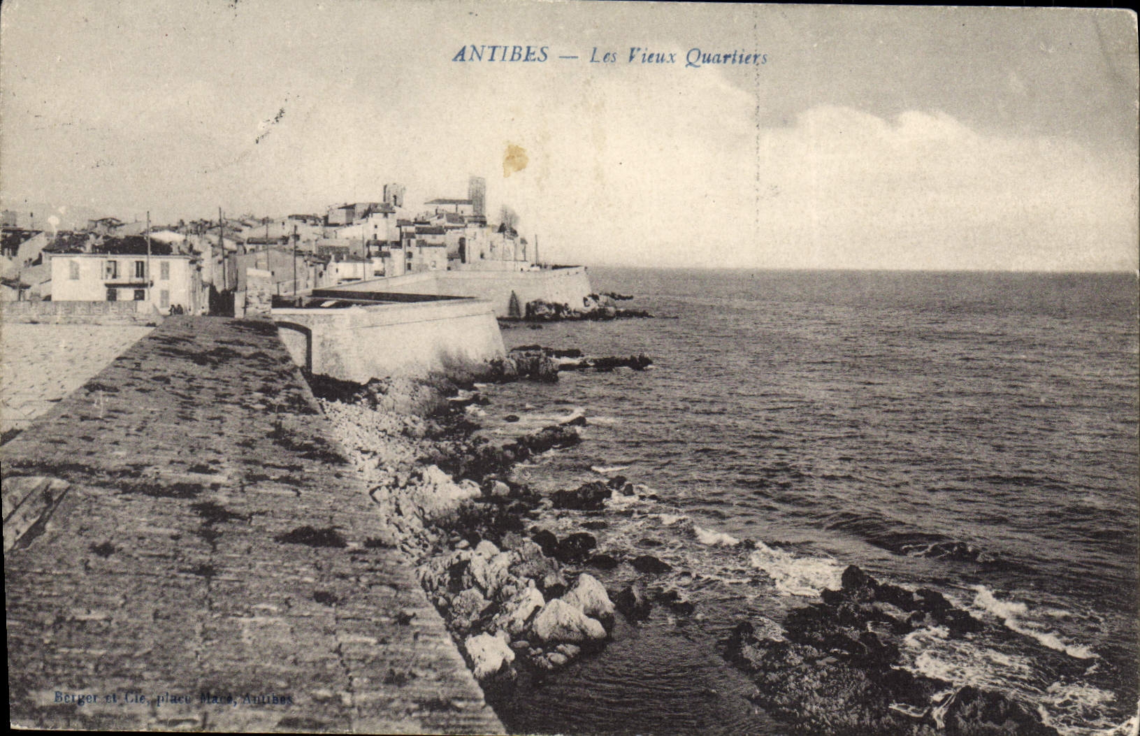 CPA Antibes Les Vieux Quartiers