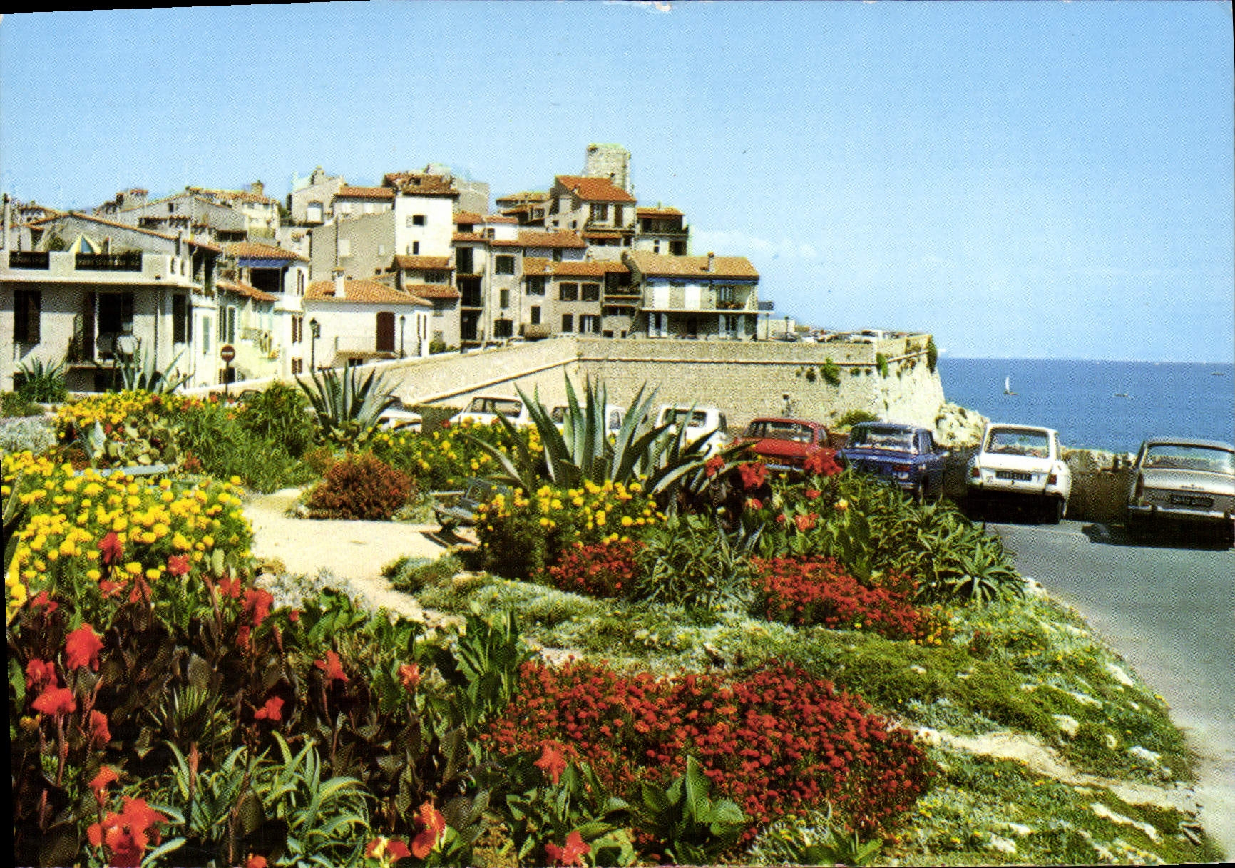 CPSM Antibes Les Remparts