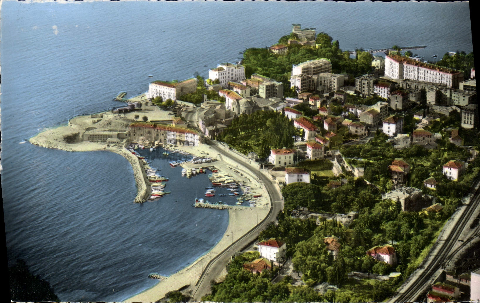 CPA Beaulieu Sur Mer Vue Aerienne La Berlugane