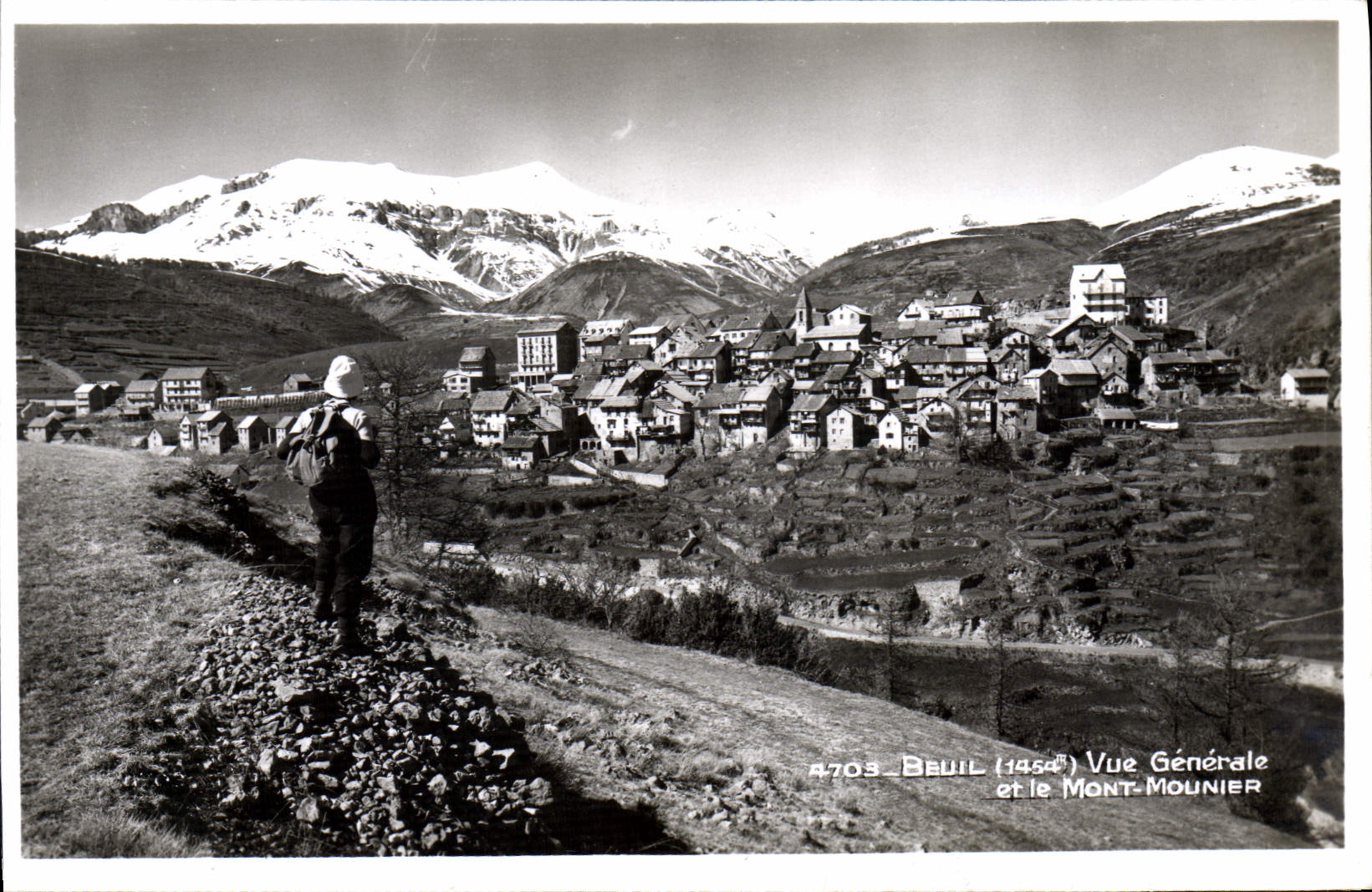 CPA Beuil Vue Generale Et Le Mont Mounier