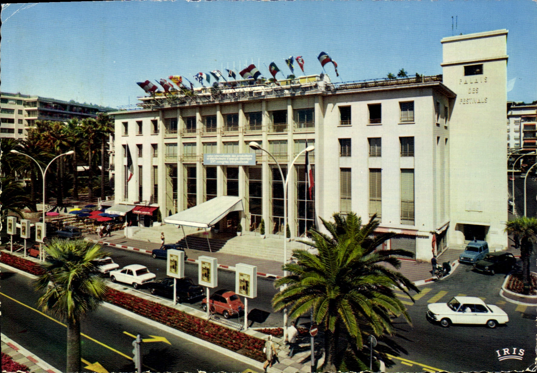 CPSM Cannes Sur la Croisette Le Palais Des Festivals