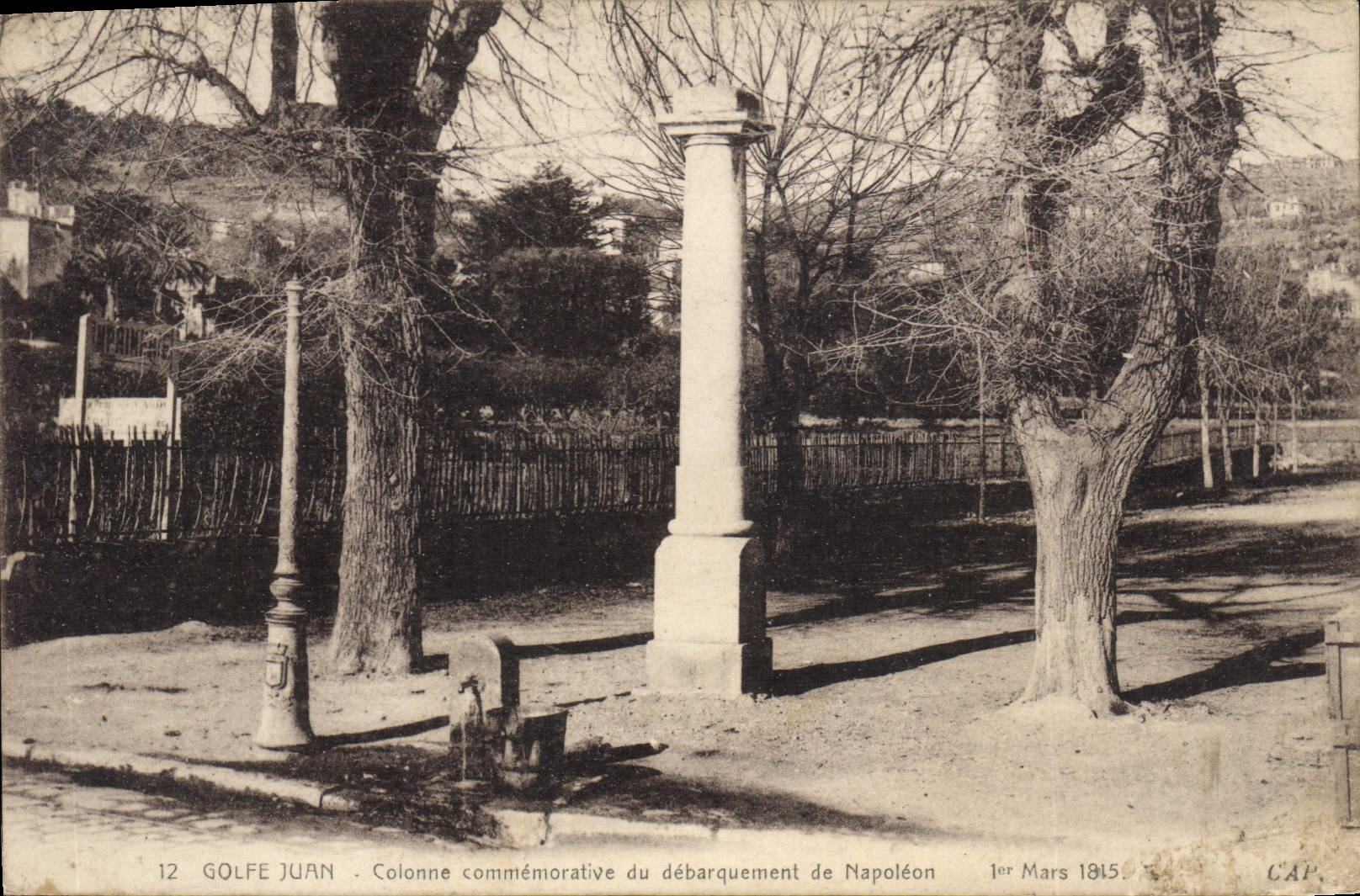 CPA Golfe Juan Colonne Commemorative Du Debarquement De Napoleon 1er 1815