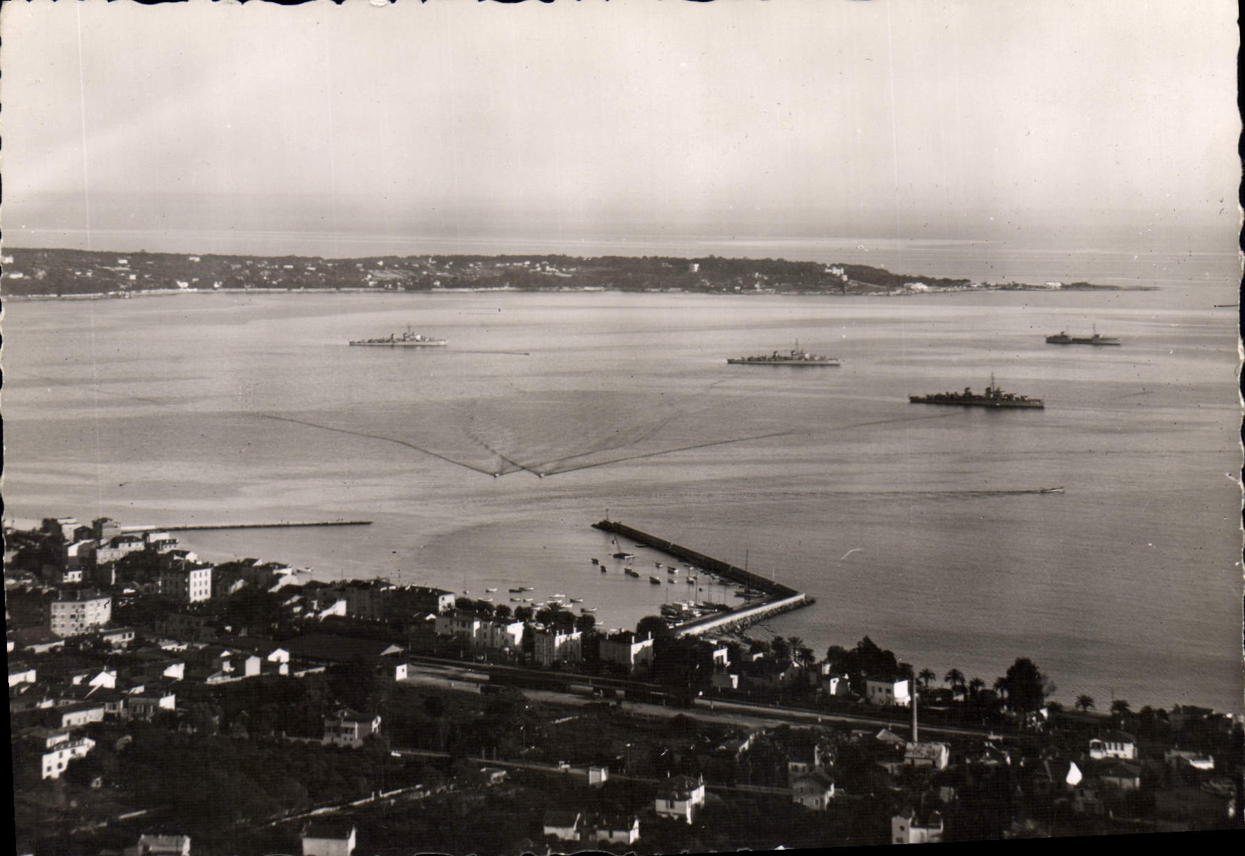 CPSM Golfe Juan L'Escadre En Rade