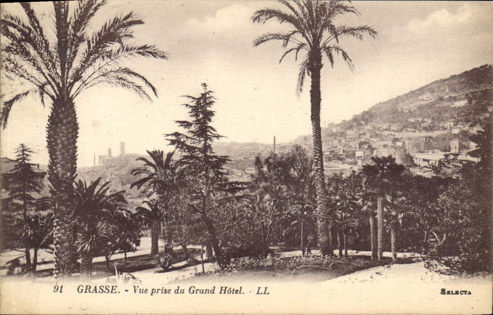 CPA Grasse Vue Prise Du Grand Hotel