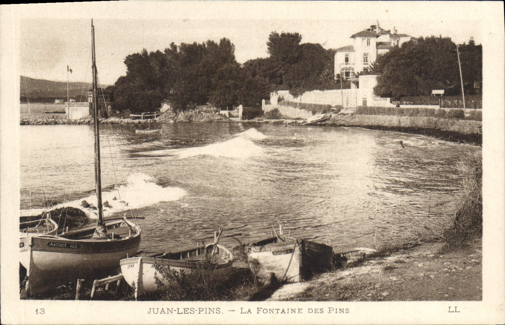 CPA Juan Les Pins La Fontaine Des Pins