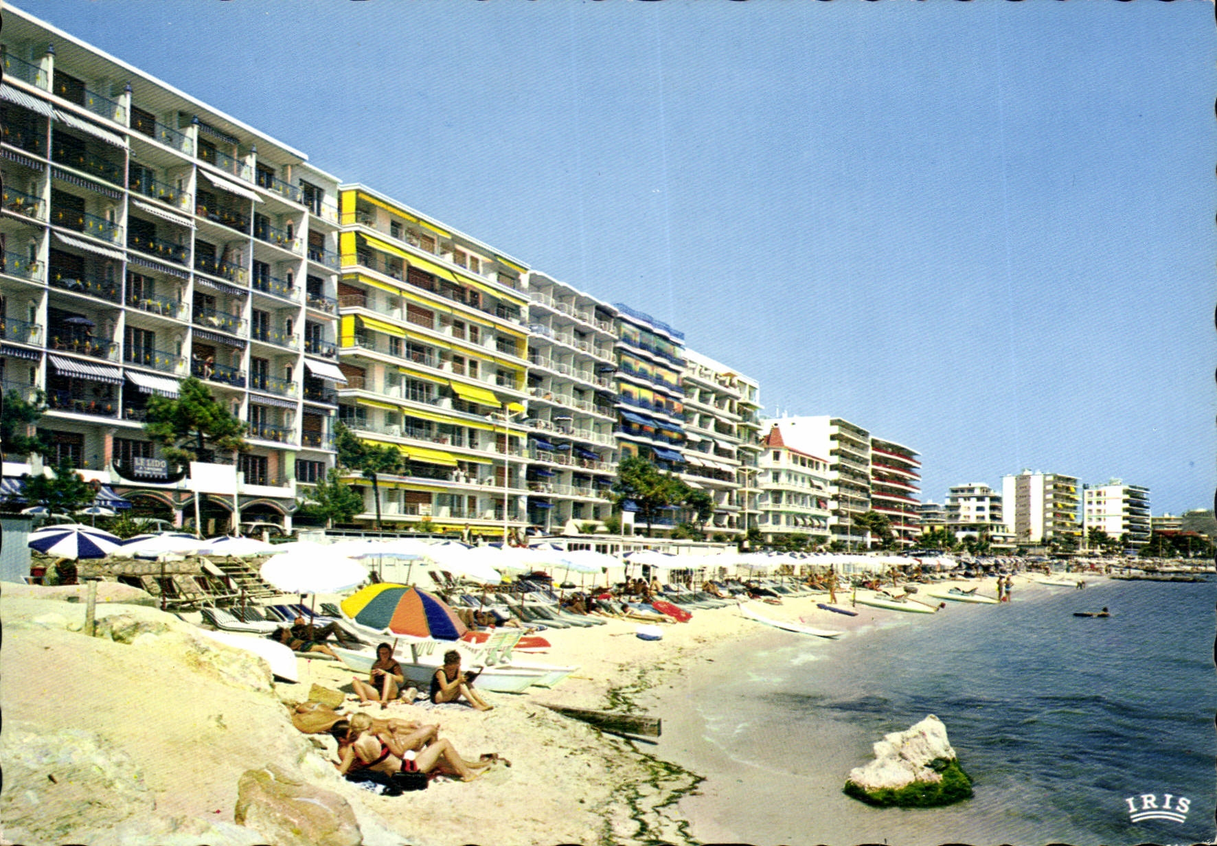 CPSM Juan Les Pins Les Plages Et Le Quartier Neuf