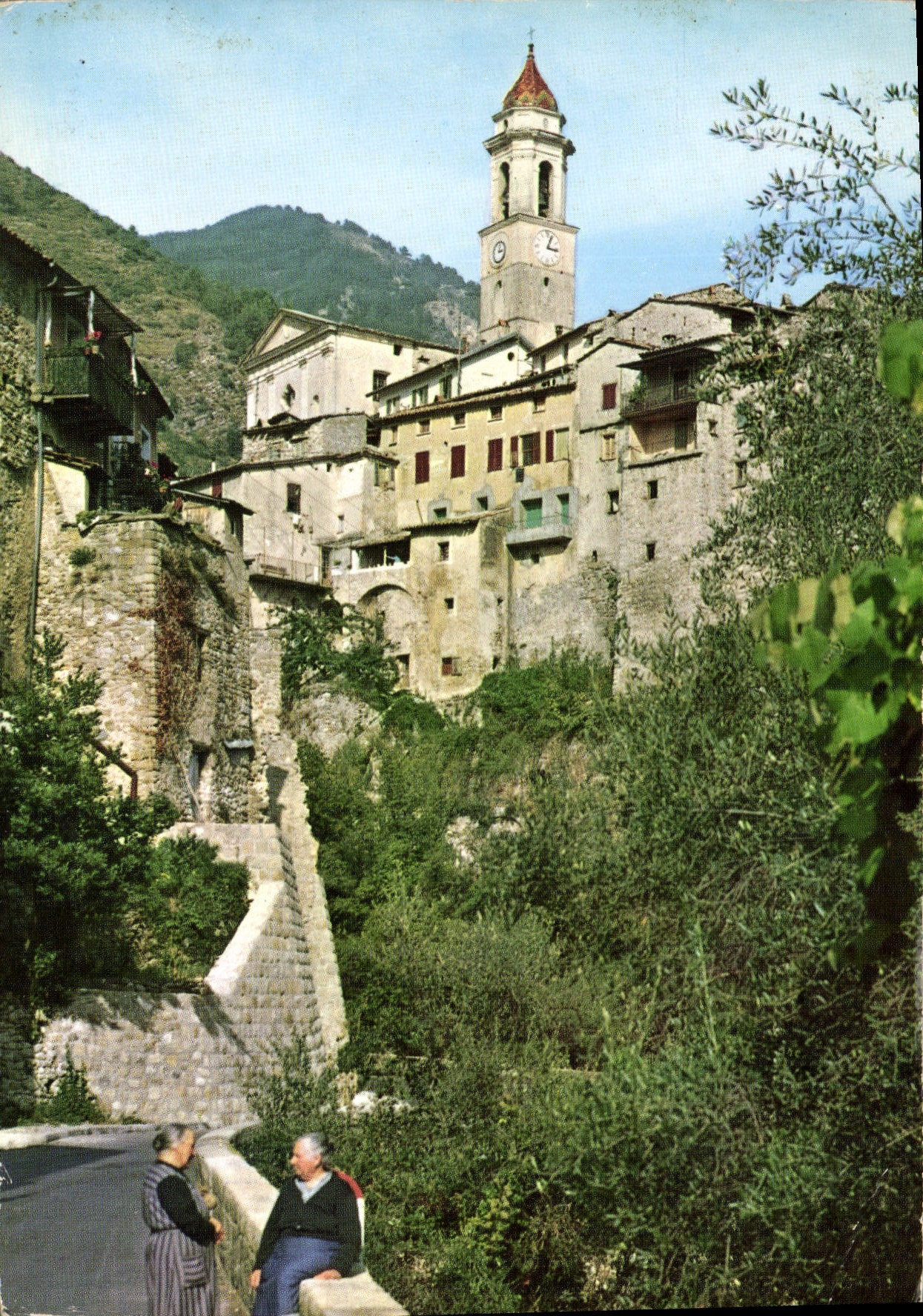 CPSM Luceram Village Medieval L'Eglise