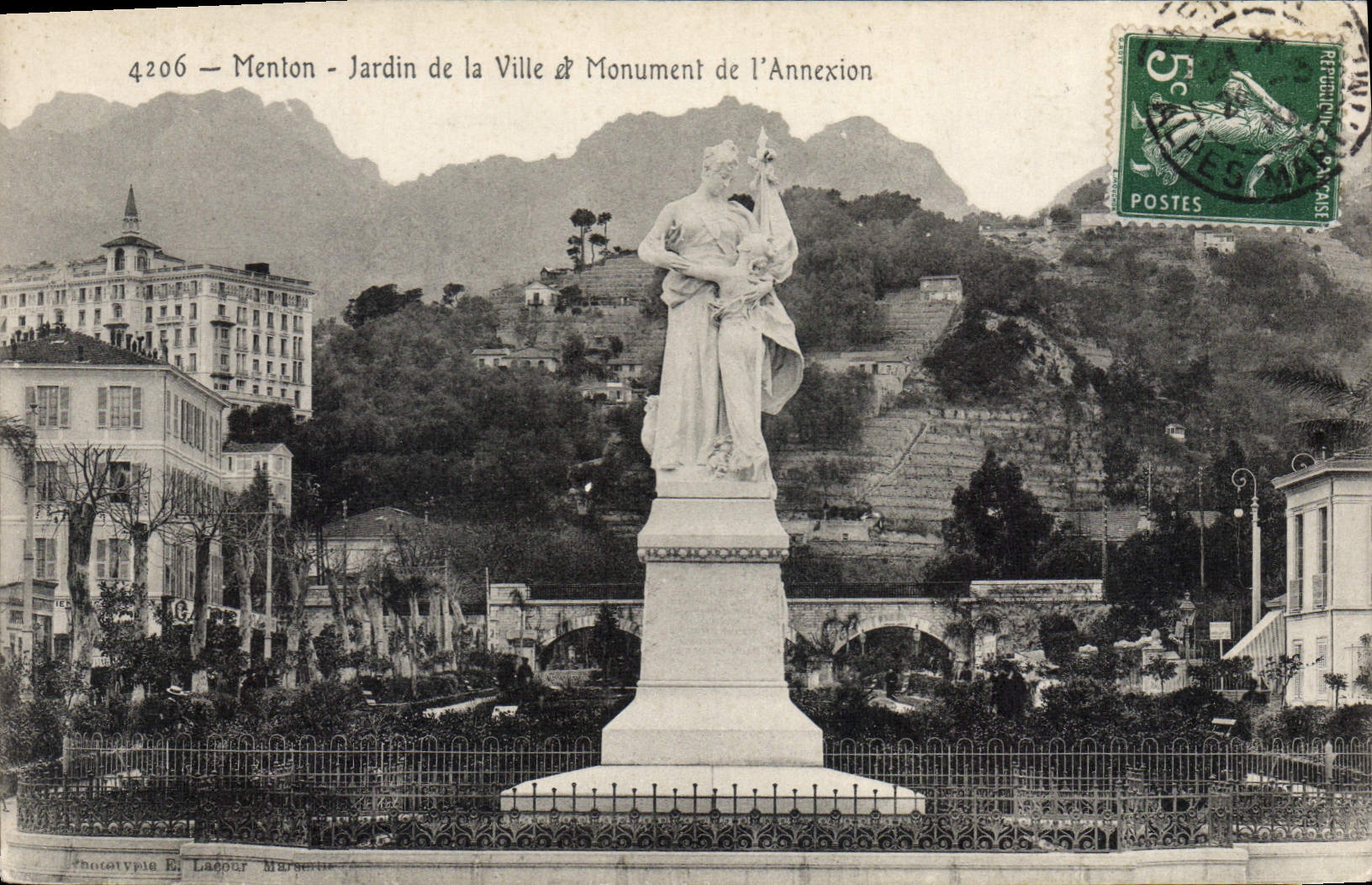 CPA Menton Jardin De La Ville Et Monument de l'annexion