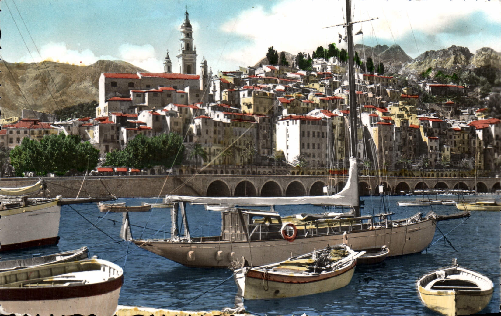 CPA Menton Vue Du Port Et Vieille Ville