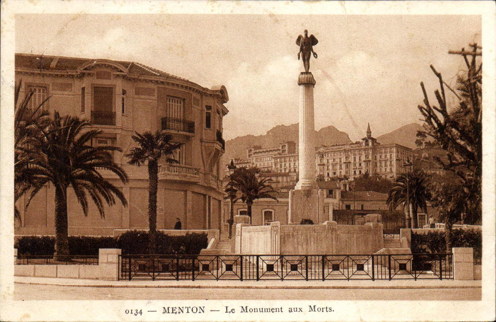 CPA Menton Le Monument Aux Morts