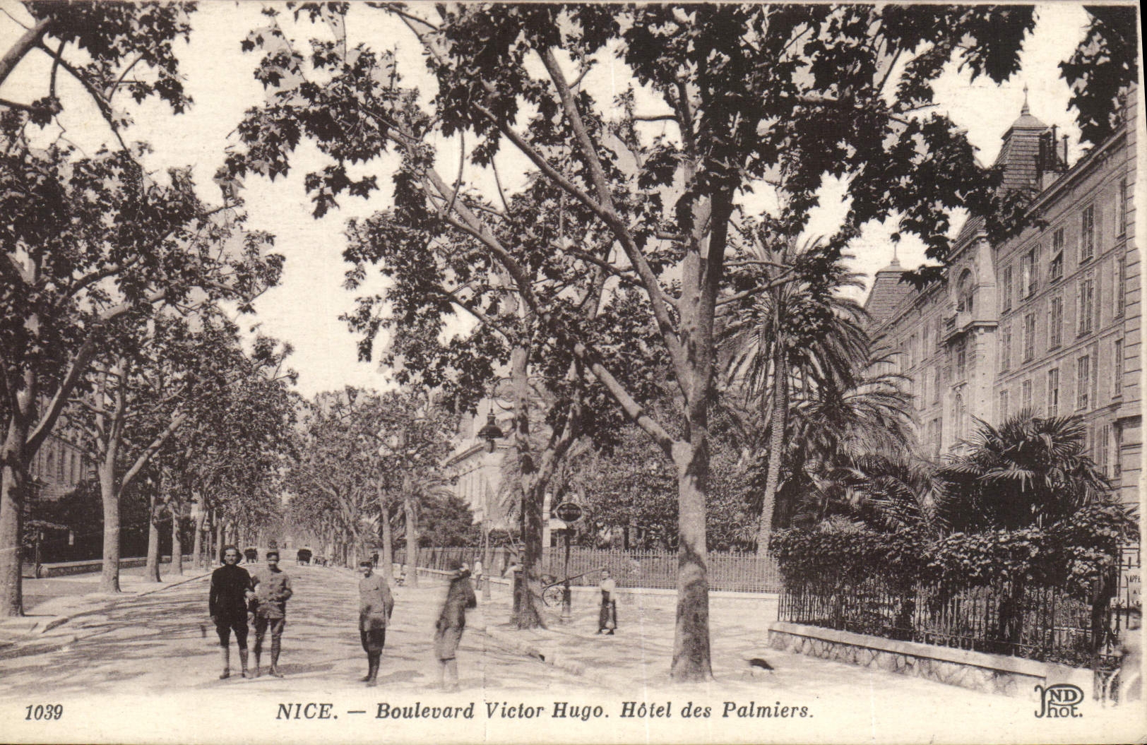 CPA Nice Boulevard Victor Hugo Hotel Des Palmiers