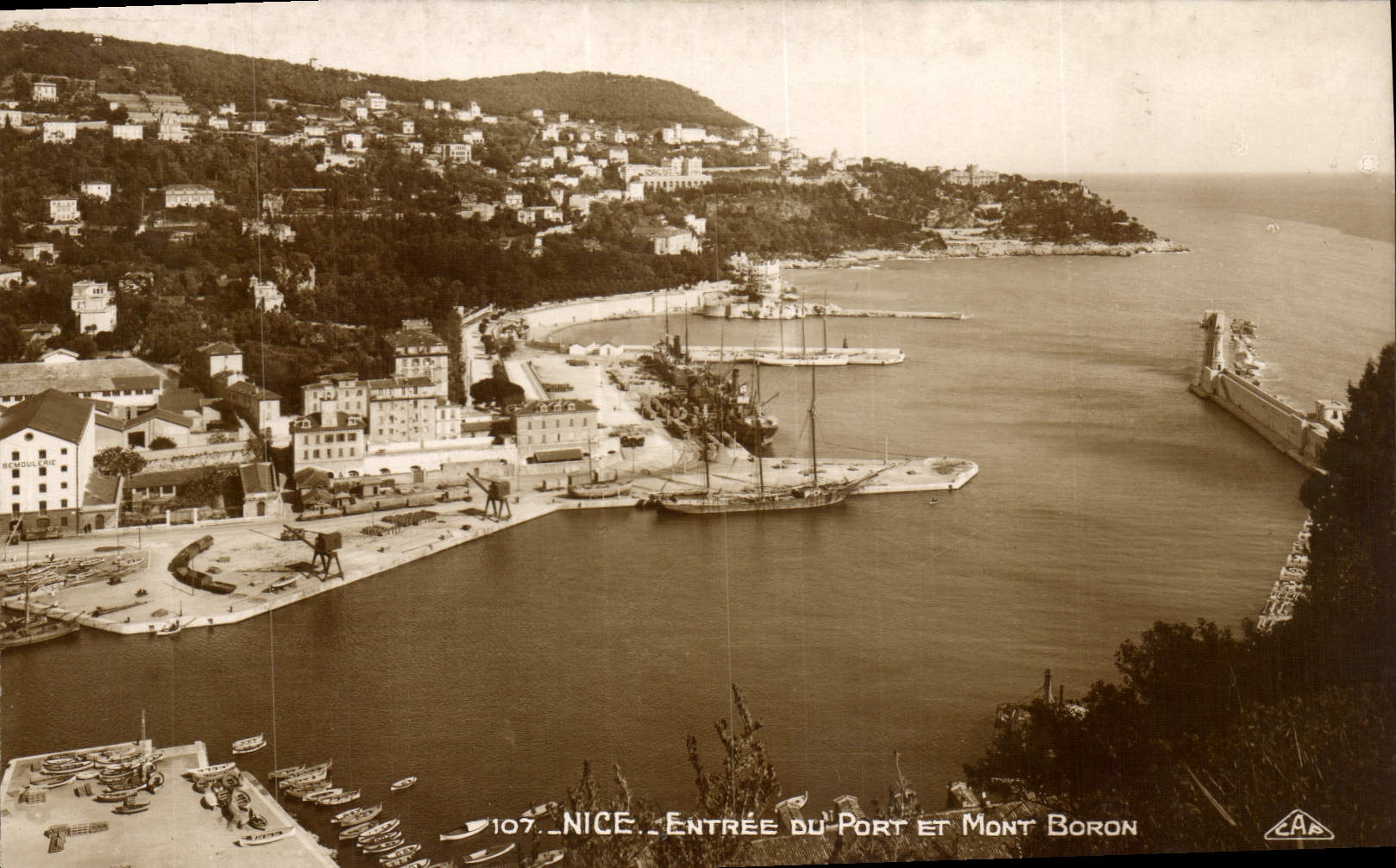 CPA Nice Entree Du Port Et Mont Boron