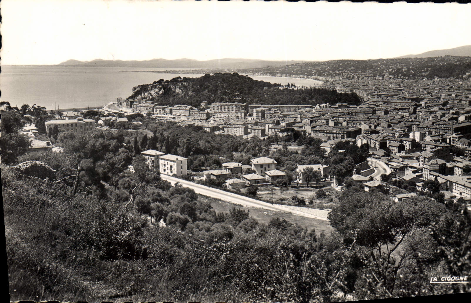CPA Nice Vue De La Moyenne Corniche