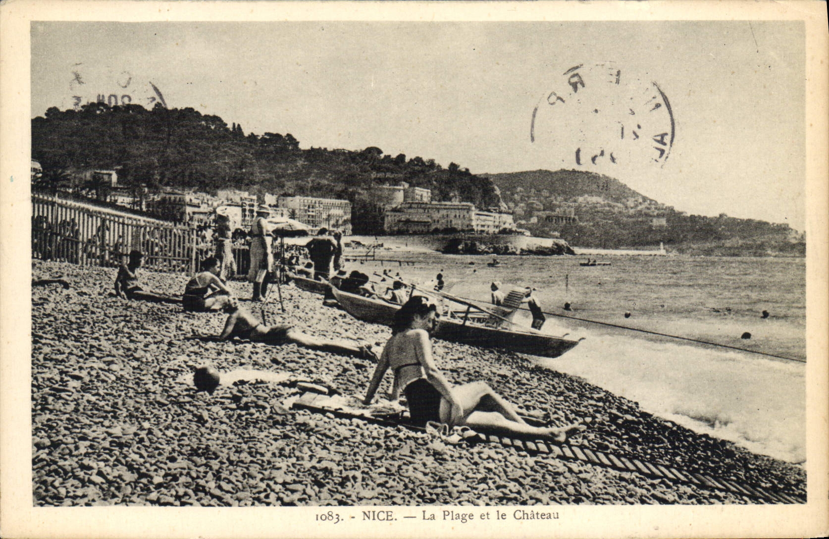CPA Nice La Plage Et Le Château