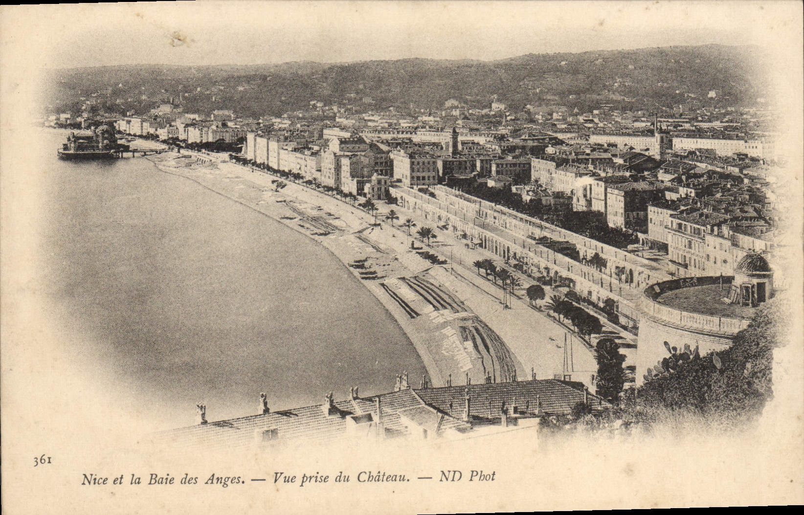 CPA Nice Et La Baie Des Anges Vue Prise Du Château