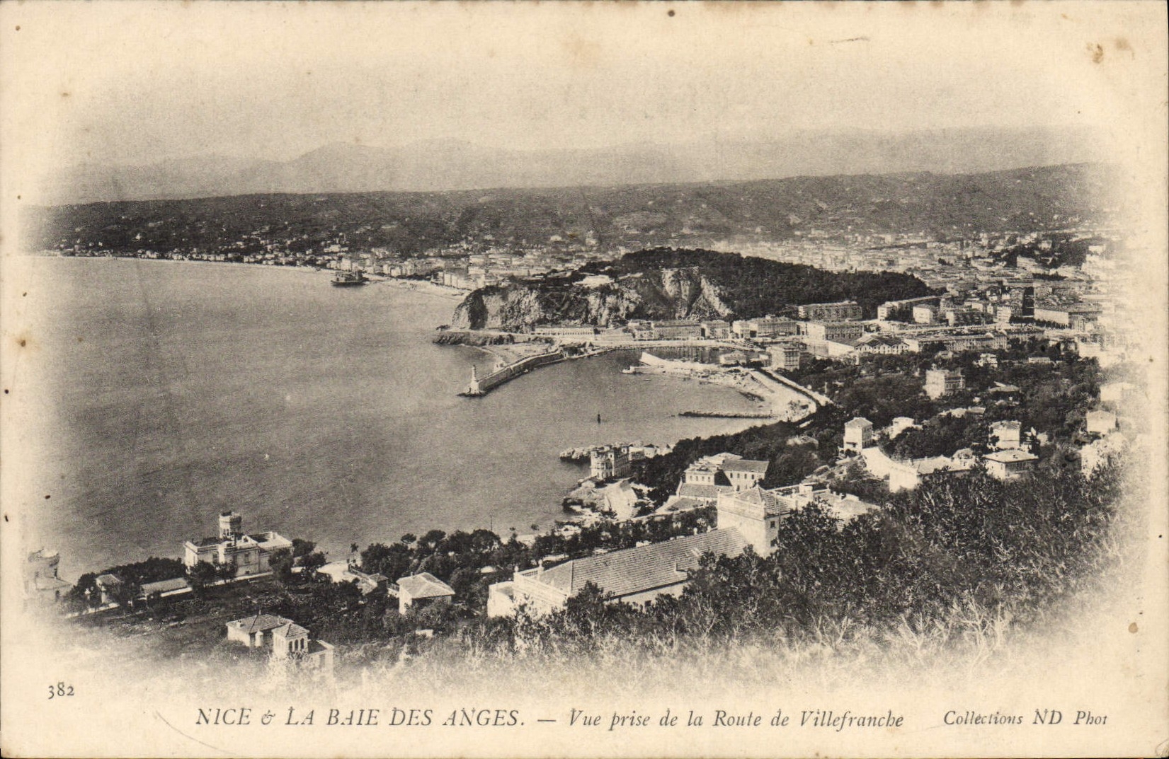 CPA Nice Et La Baie Des Anges Vue Prise route de Villefranche