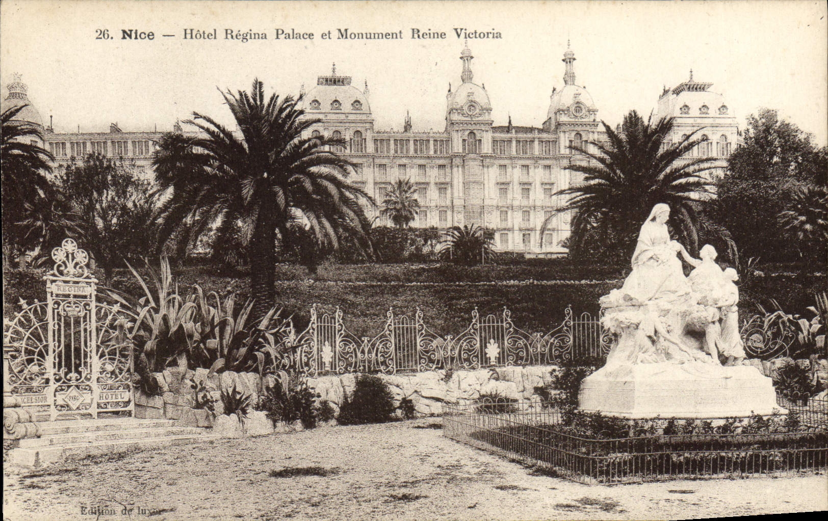 CPA Nice Hotel Regina Palace Et Monument Reine Victoria
