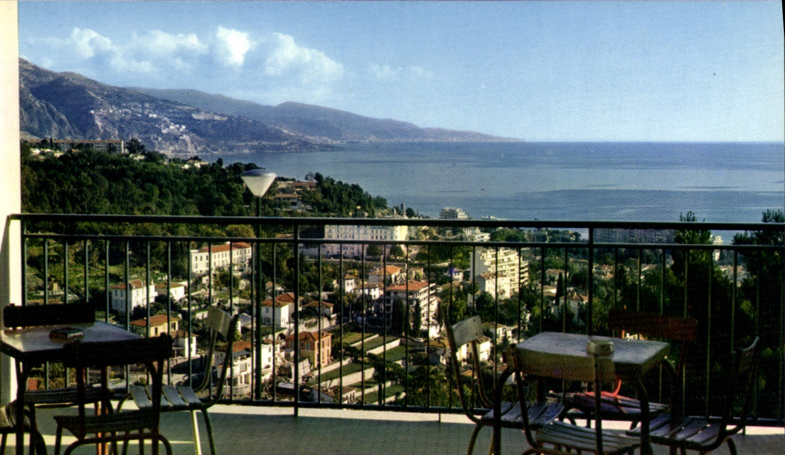 CPSM Roquebrune Vieux Village Vue Sur Italie prise du bar PTT