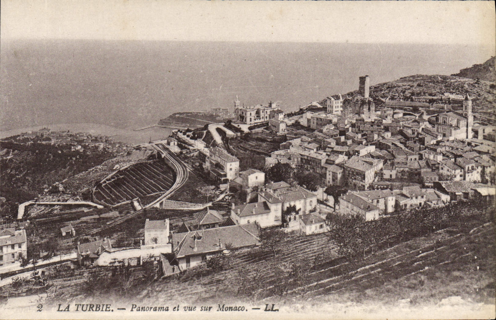 CPA LA TURBIE vue générale et vue sur Monaco