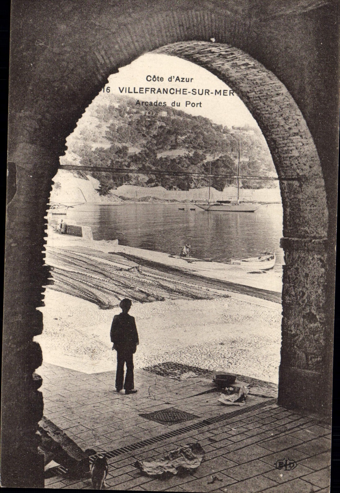 CPA VILLEFRANCHE-sur-MER arcades du port