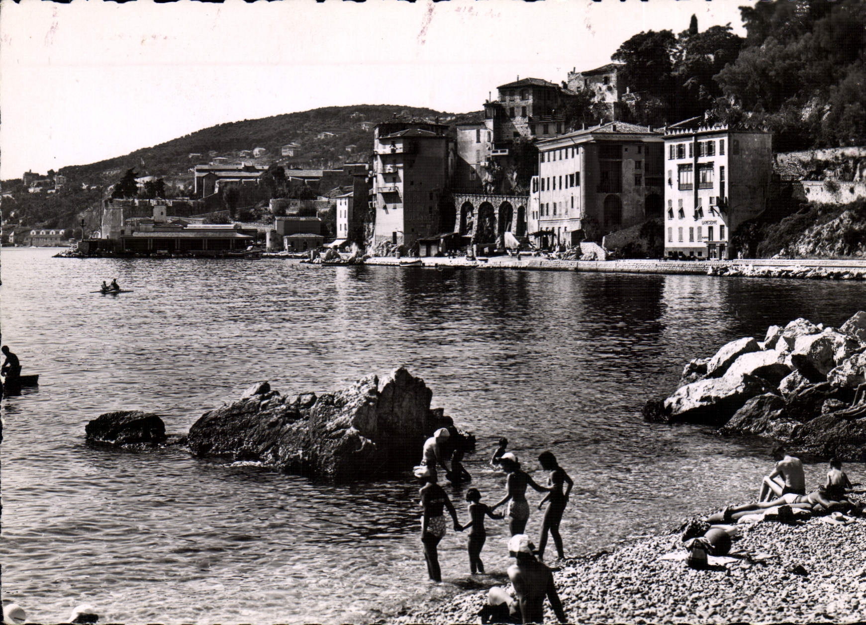 CPSM VILLEFRANCHE-sur-MER vue prise de la plage