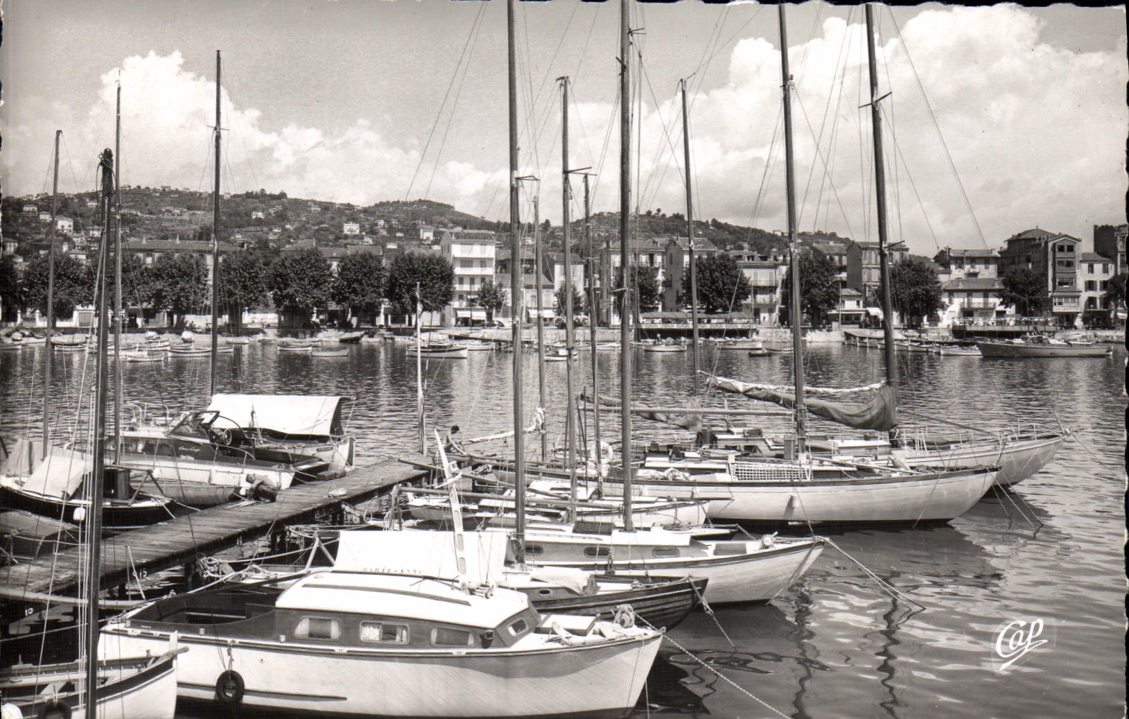 CPA GOLFE JUAN le port