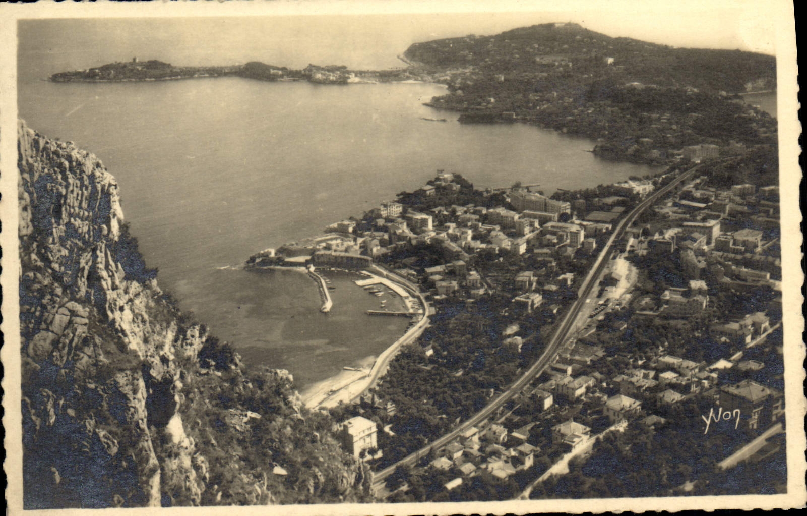 CPA BEAULIEU CAP FERRAT vue panoramique