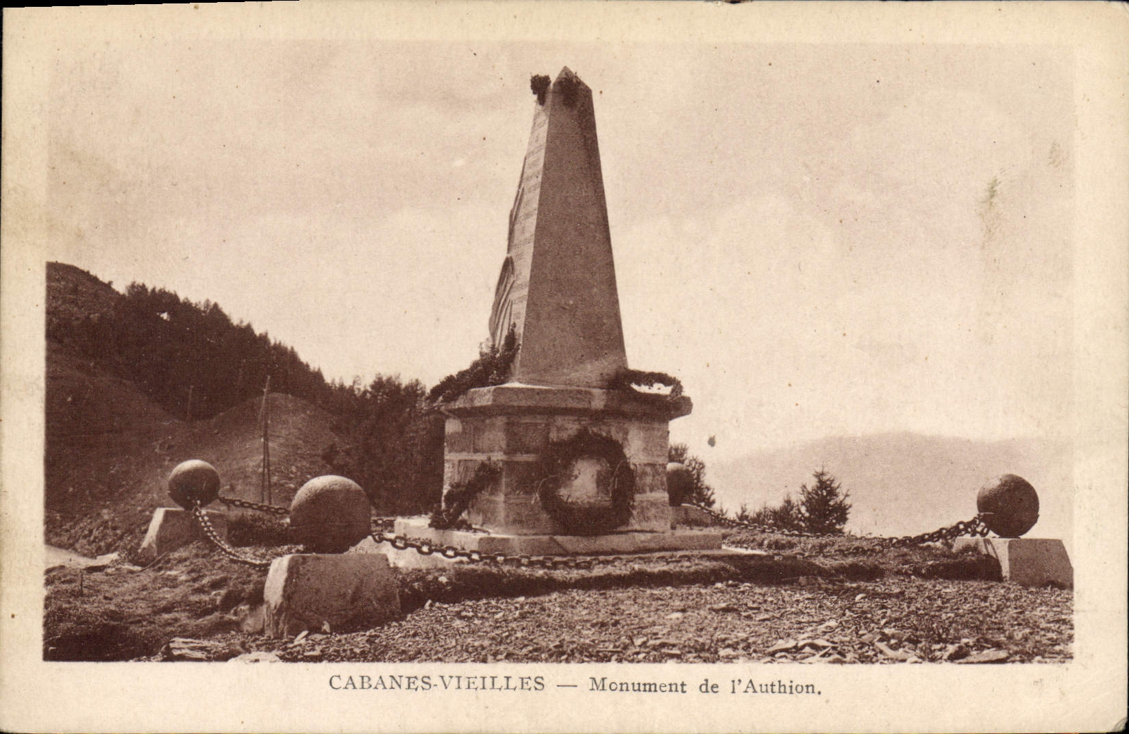 CPA CABANES-VIEILLES monument de l'Authion
