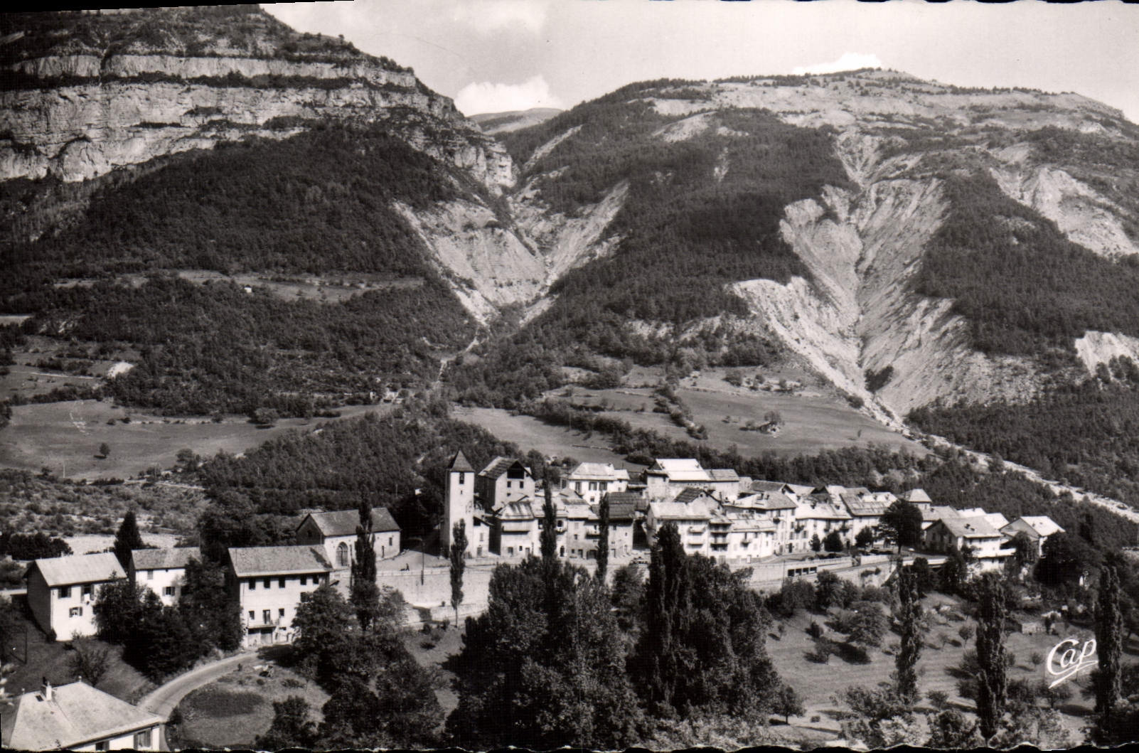 CPA SAINT-MARTIN D'ENTRAUNES vue générale