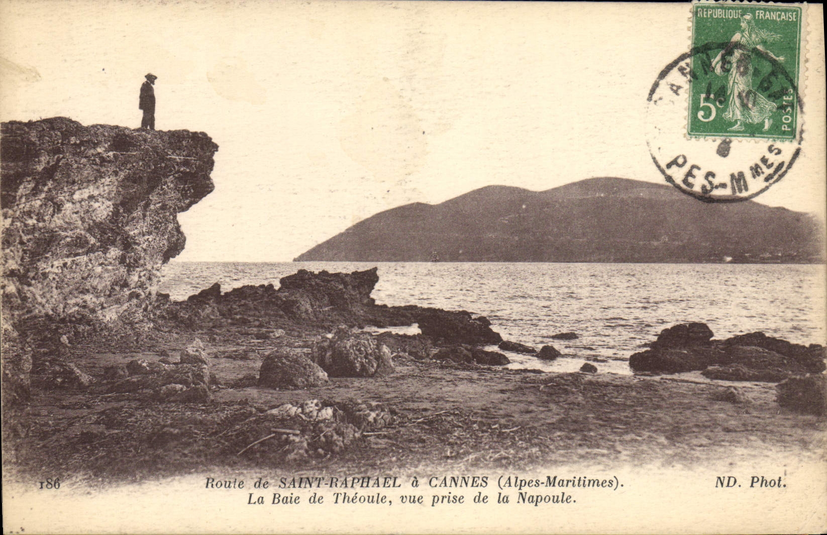 CPA baie de Théoule vue prise de la Napoule route de Saint-Raphael à Cannes