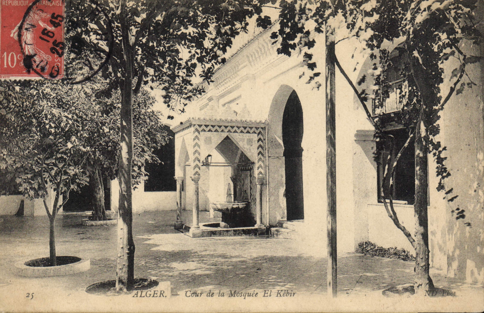 CPA ALGER cour de la Mosquée El-Kébir
