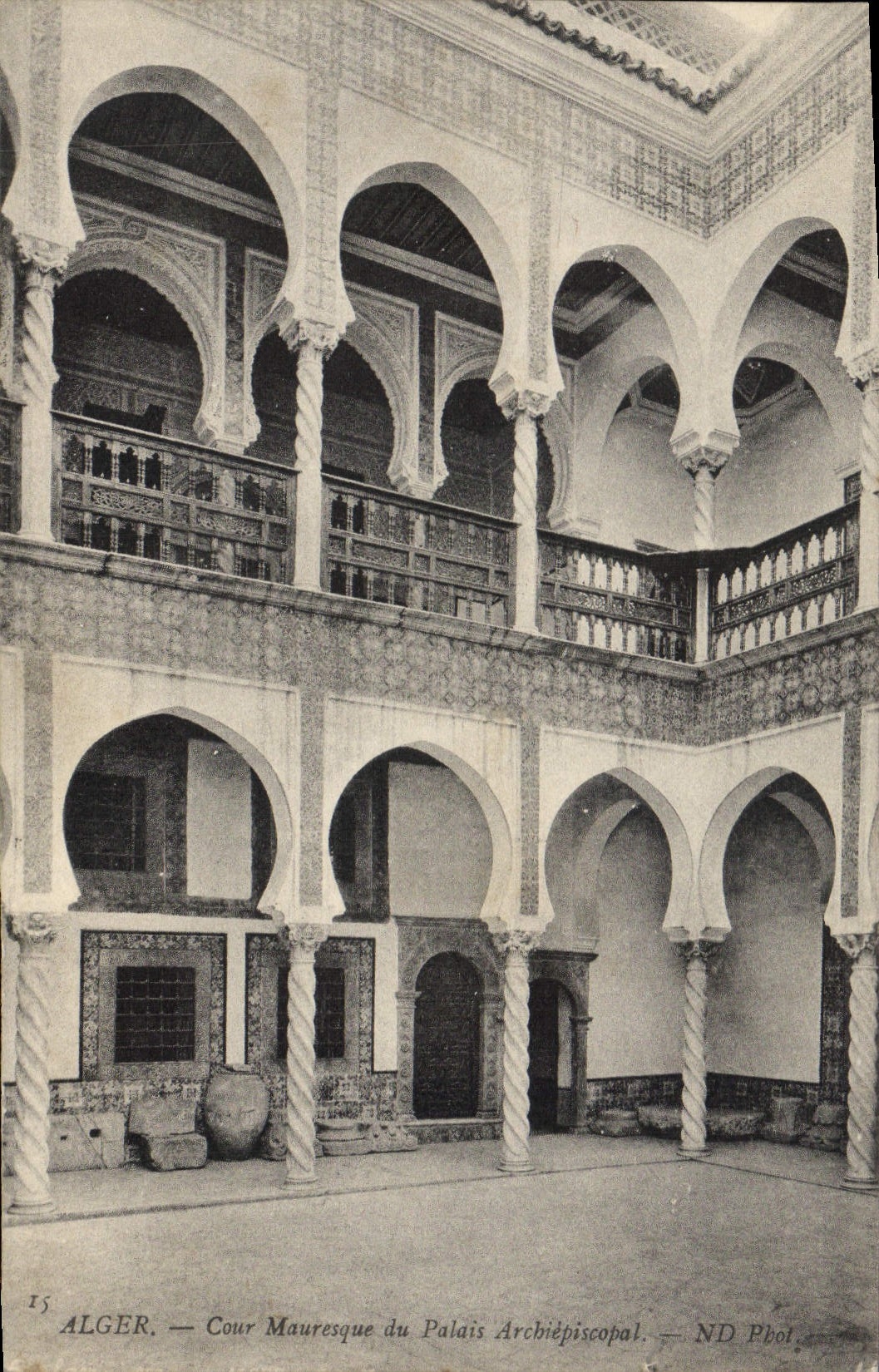 CPA ALGER cours Mauresque du palais Archiépiscopal