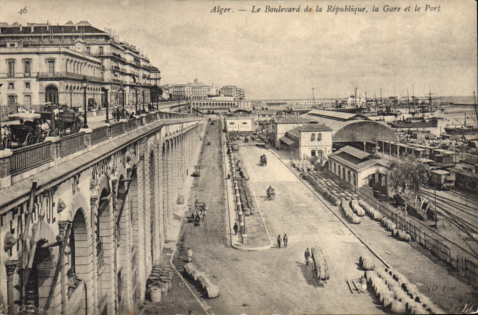 CPA ALGER boulevard de la République la gare et le port