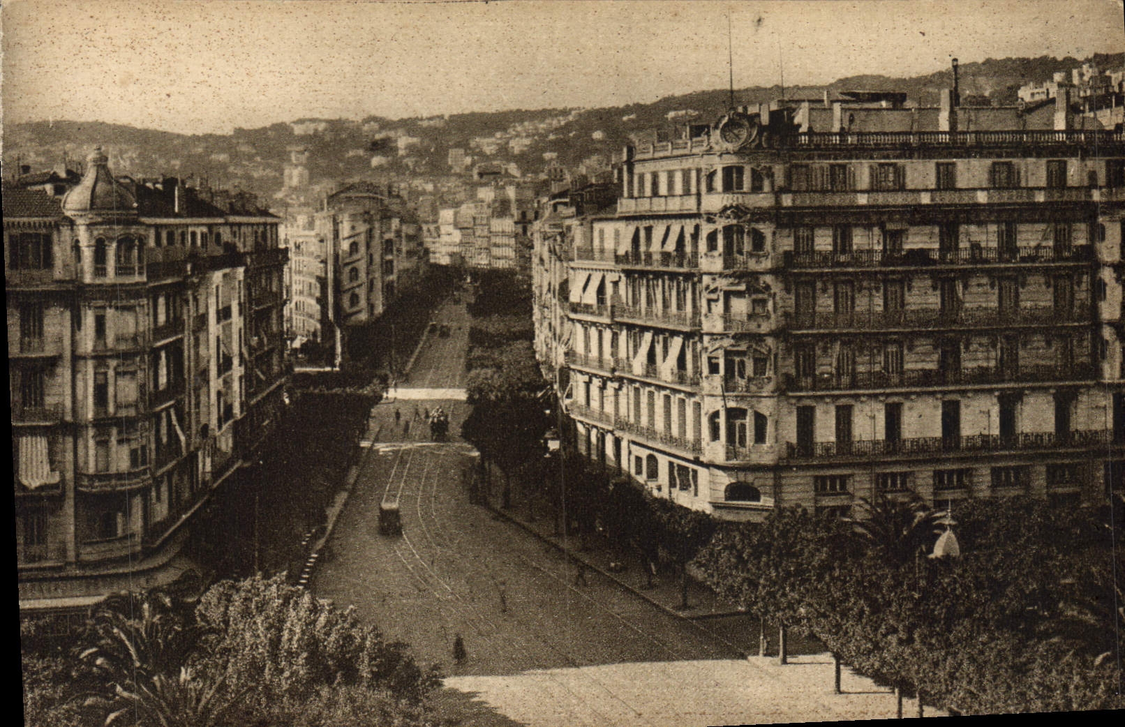 CPA ALGER rue Michelet