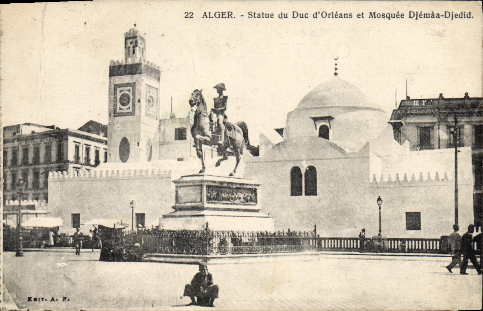 CPA ALGER mosquée Djémàa-Djedid et statue du duc d'Orléans