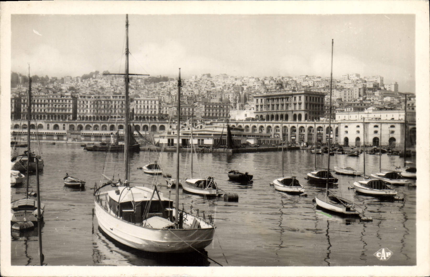CPA ALGER vue sur la Casbah